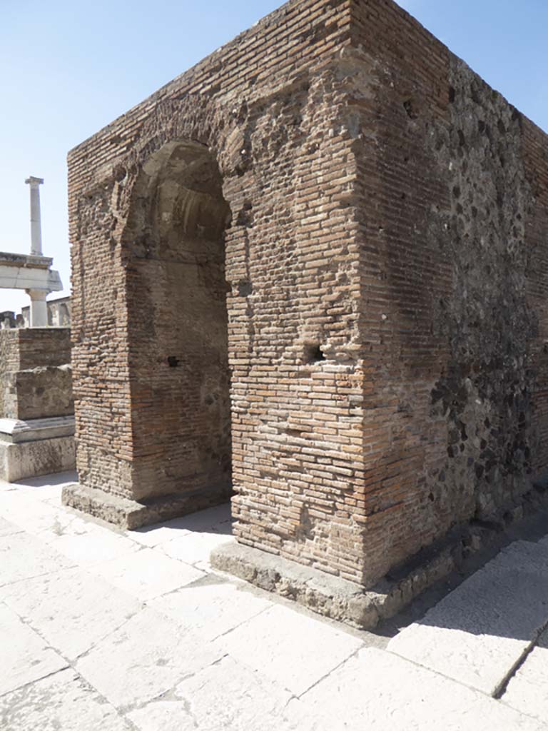 VII.8 Pompeii. South side of forum. September 2018. Looking north-west. 
Foto Annette Haug, ERC Grant 681269 DÉCOR.