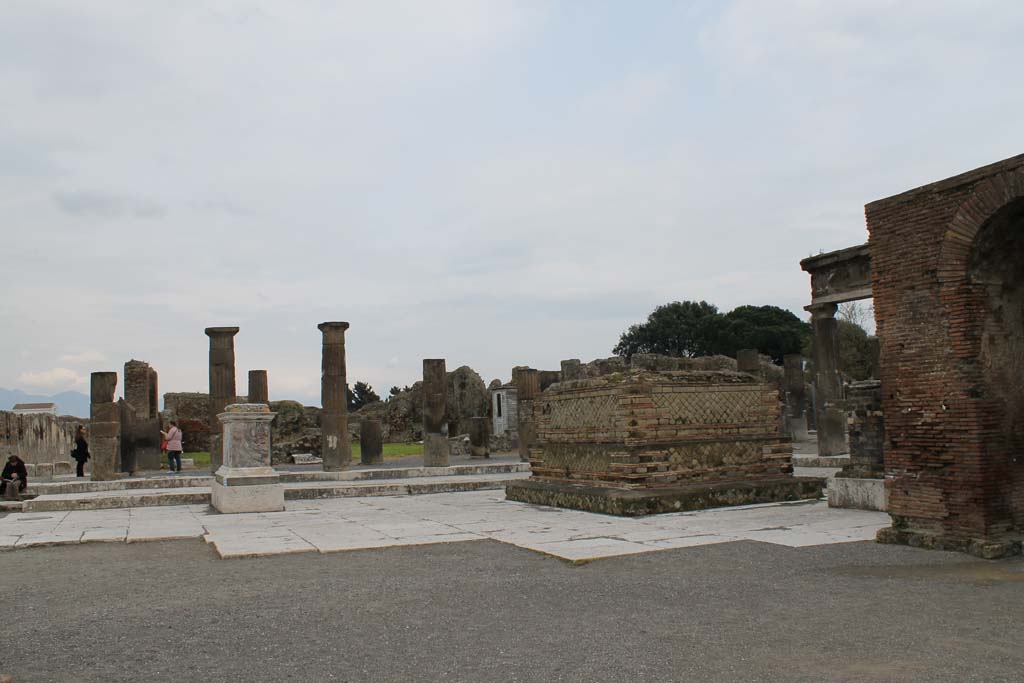 VII.8, Pompeii Forum. March 2014. Looking east towards south-east corner of Forum.
Foto Annette Haug, ERC Grant 681269 DÉCOR.