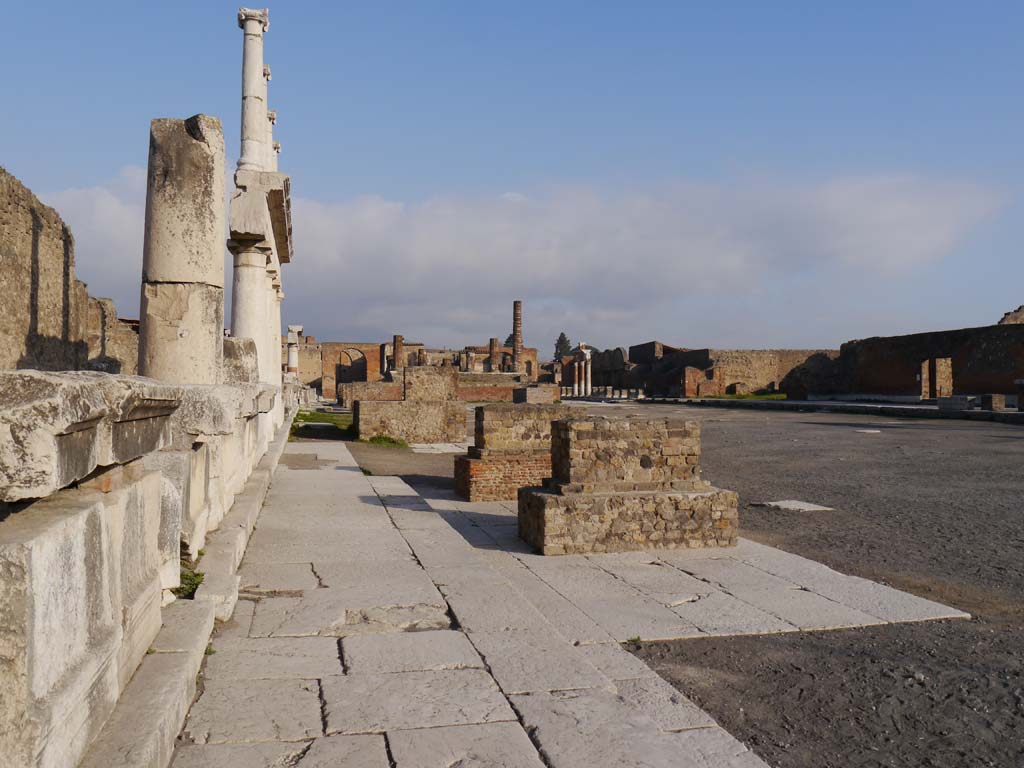 VII.8 Pompeii Forum. March 2019. Looking north along west side
Foto Anne Kleineberg, ERC Grant 681269 DÉCOR.