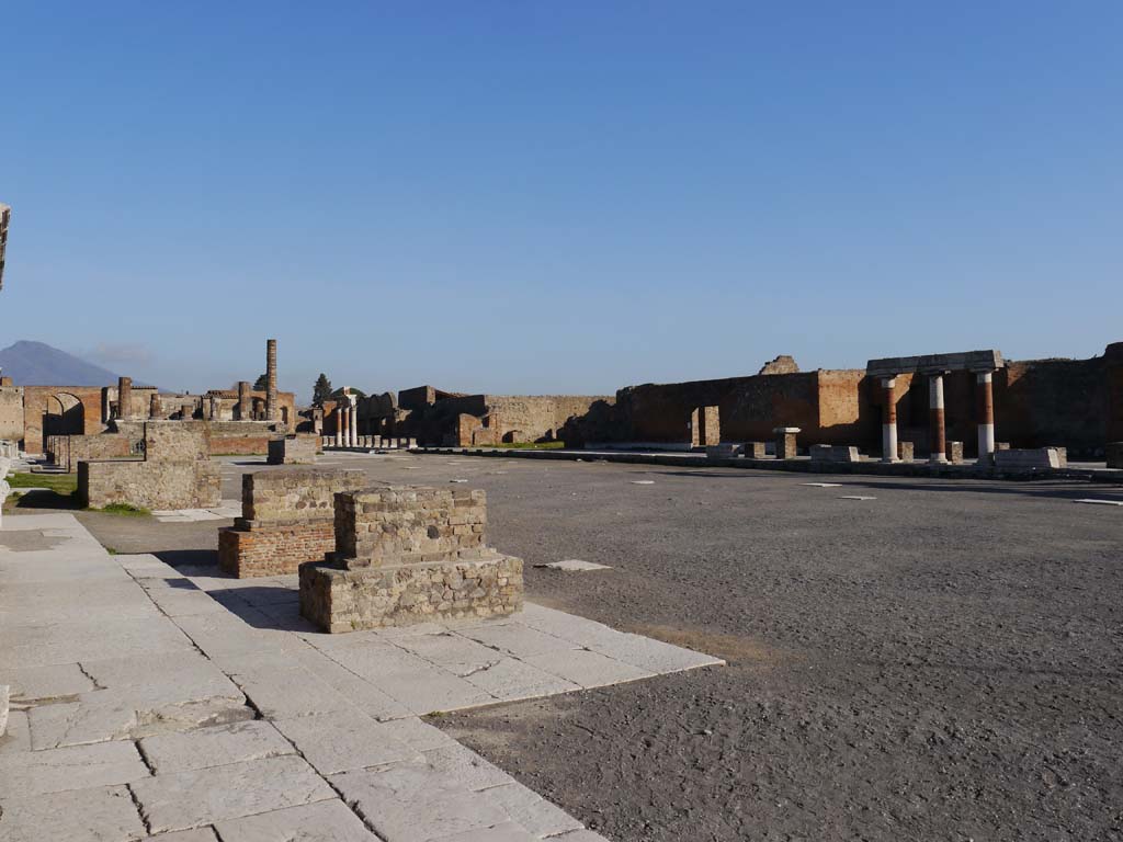 VII.8.00, Pompeii. March 2019. Looking north-east from west side of Forum. 
Foto Anne Kleineberg, ERC Grant 681269 DÉCOR.