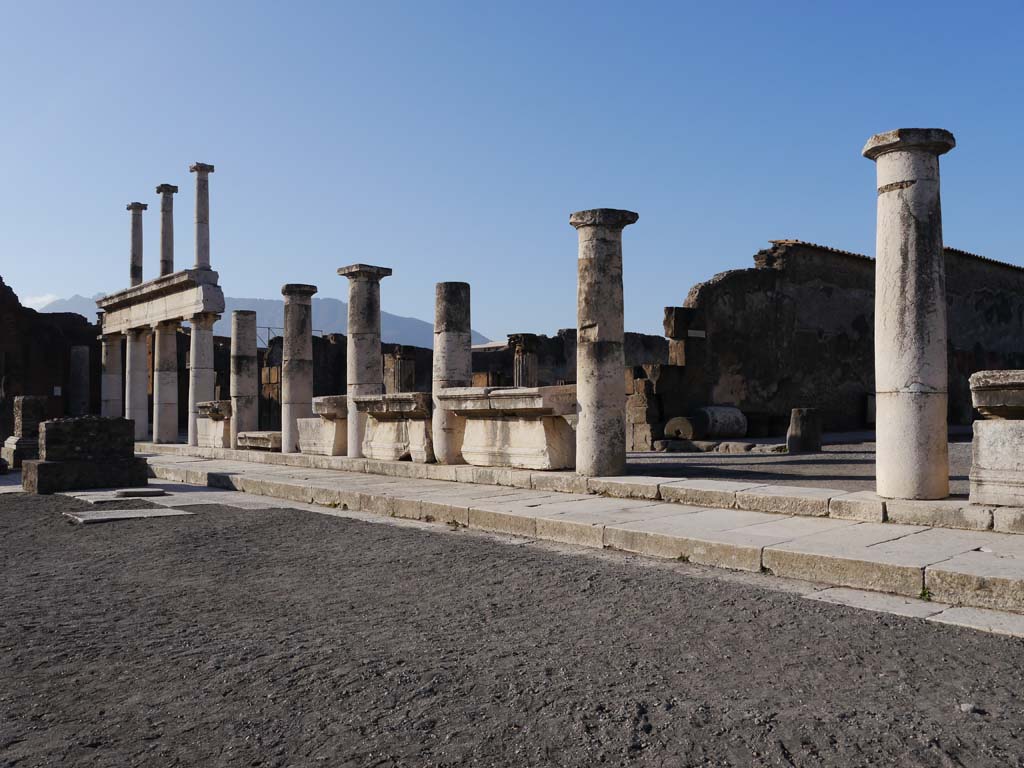 VII.8.00, Pompeii. March 2019. 
Looking south-west across Forum towards the entrance/exit to Via Marina, on right. 
Foto Anne Kleineberg, ERC Grant 681269 DÉCOR.