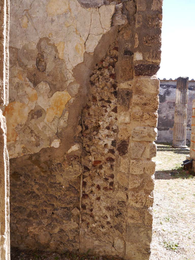 VII.8.01 Pompeii. September 2018. East wall in north-west corner.
Foto Anne Kleineberg, ERC Grant 681269 DÉCOR.