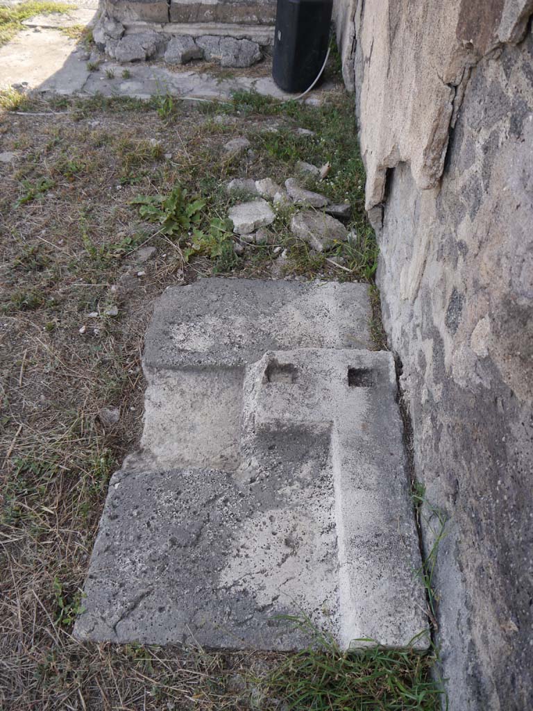 VII.8.01 Pompeii. September 2018. Looking west, detail of paving.  
Foto Anne Kleineberg, ERC Grant 681269 DÉCOR.