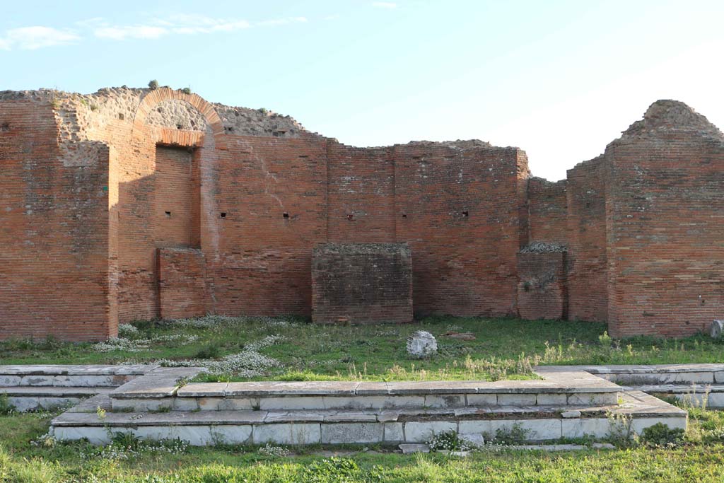 VII.9.1 Pompeii. December 2018. Looking east to large central apse 10.  Photo courtesy of Aude Durand.