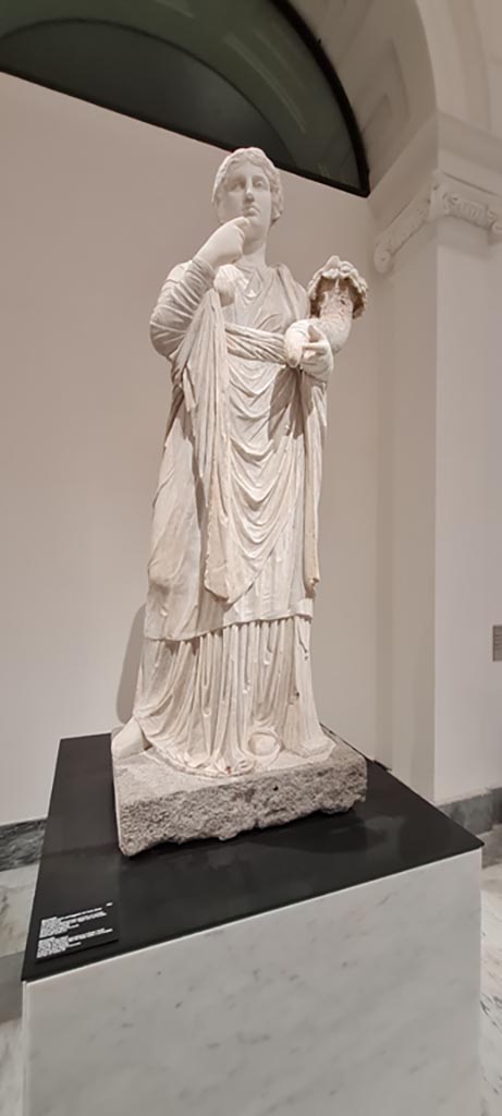 VII.9.1 Pompeii. April 2023. 
Draped female statue of Concordia with cornucopia, found on the central pedestal of large central apse 10 in rear wall. 
On display in “Campania Romana” gallery in Naples Archaeological Museum, inv. 6262.
Photo courtesy of Giuseppe Ciaramella.
.
