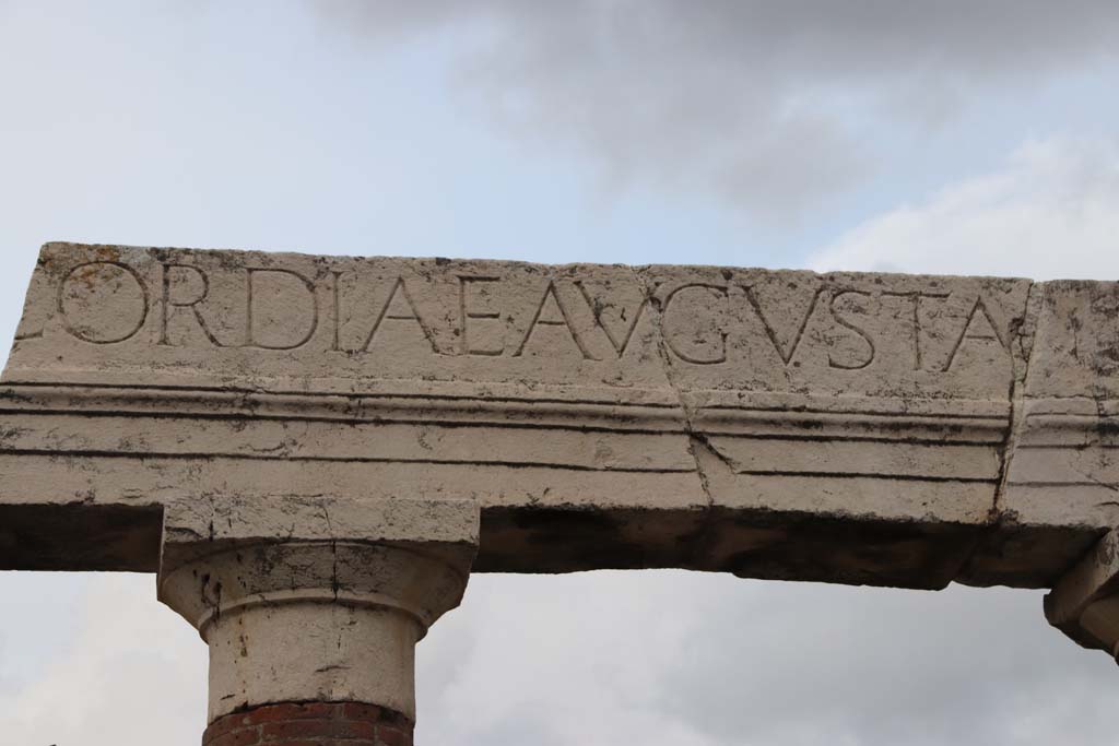 VII.9.1 Pompeii. October 2020. Portico of Eumachia’s Building, part of inscription. Photo courtesy of Klaus Heese.