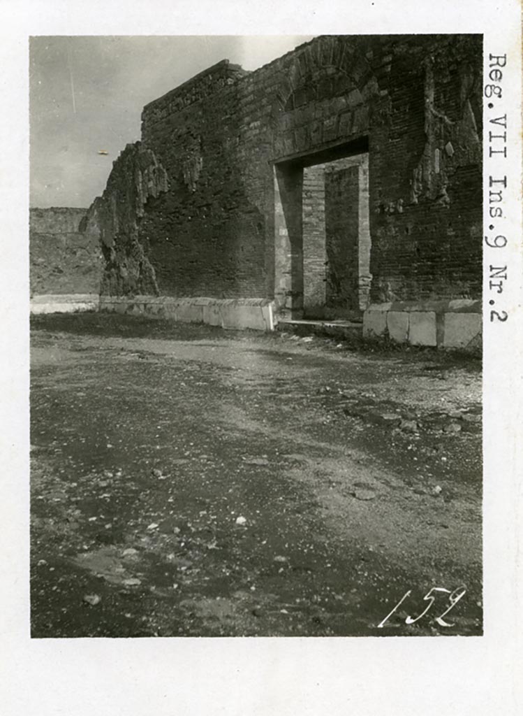 VII.9.2 Pompeii. Pre-1937-39. Looking north at marble veneer on either side of entrance doorway.
Photo courtesy of American Academy in Rome, Photographic Archive. Warsher collection no. 152.