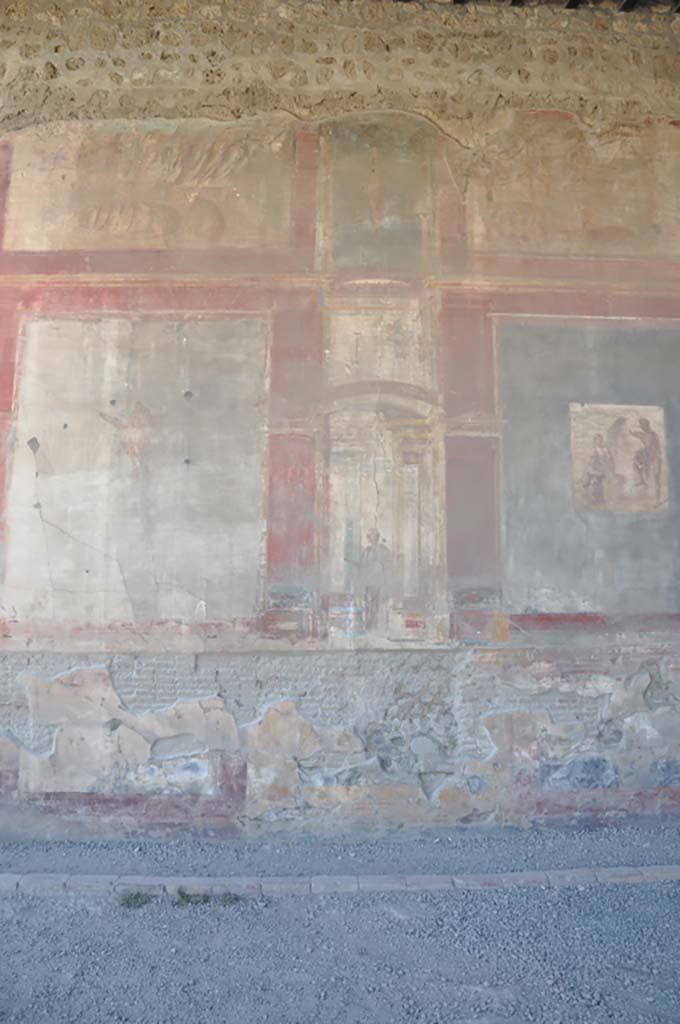 VII.9.7/8 Pompeii. July 2017. West wall on south side of central painting.
Foto Annette Haug, ERC Grant 681269 DÉCOR.