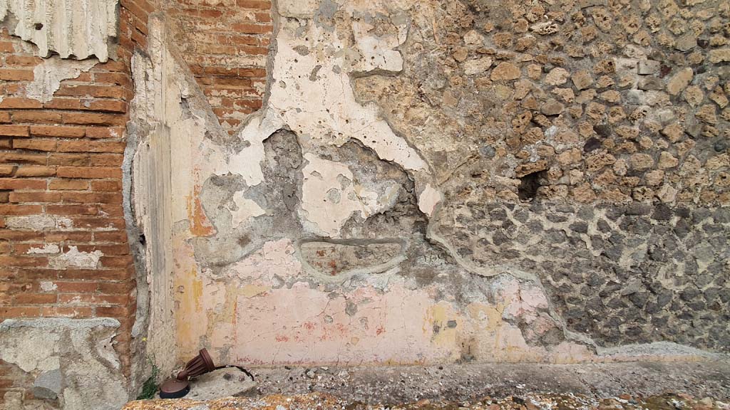 VII.9.7/8 Pompeii. August 2021. Detail of painted decoration on north wall at west end. 
Foto Annette Haug, ERC Grant 681269 DÉCOR.