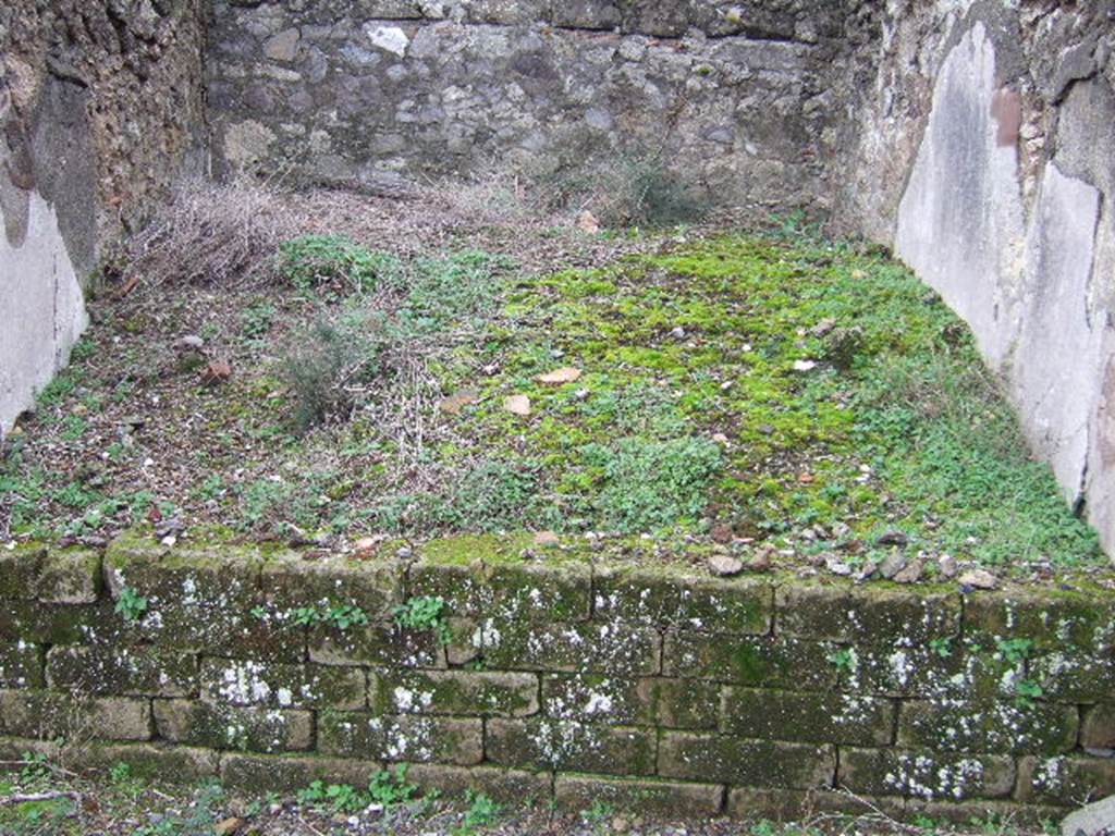 VII.9.38 Pompeii. December 2005. Looking east across light-yard.