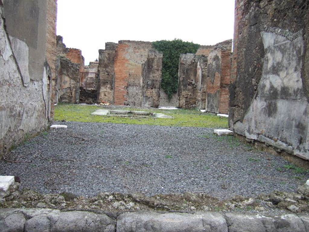 VII.9.47 Pompeii.  December 2005. Room 6. Tablinum. Looking north.