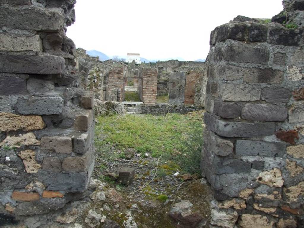 VII.9.47 Pompeii.  March 2009.  Entrance to servants’ dormitory, looking east.