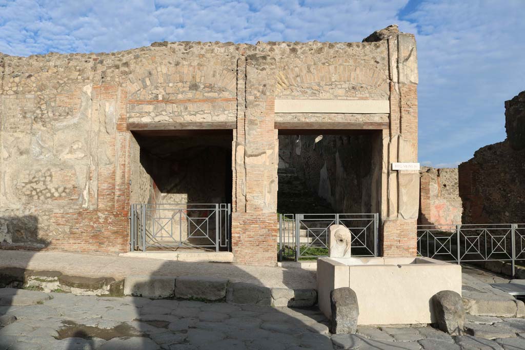 VII.9.68/67, Pompeii. December 2108. Entrance doorways on north side of Via dell’Abbondanza. Photo courtesy of Aude Durand.