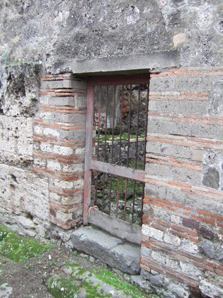 VII.10.8 Pompeii. December 2005. Entrance doorway.