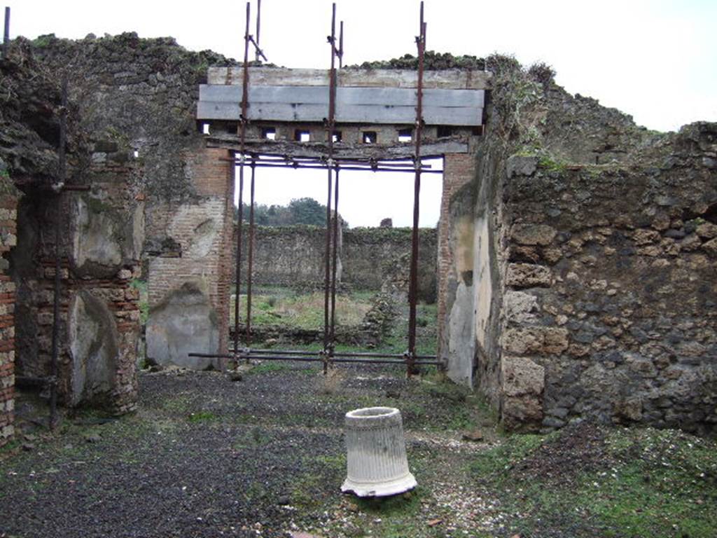 VII.11.6 Pompeii. December 2005. Looking south from atrium into tablinum.