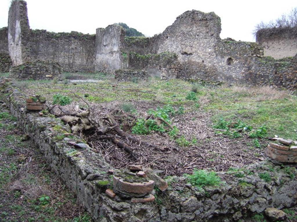 VII.11.6 Pompeii. December 2005. Garden area looking south-west towards exedra and oecus.
