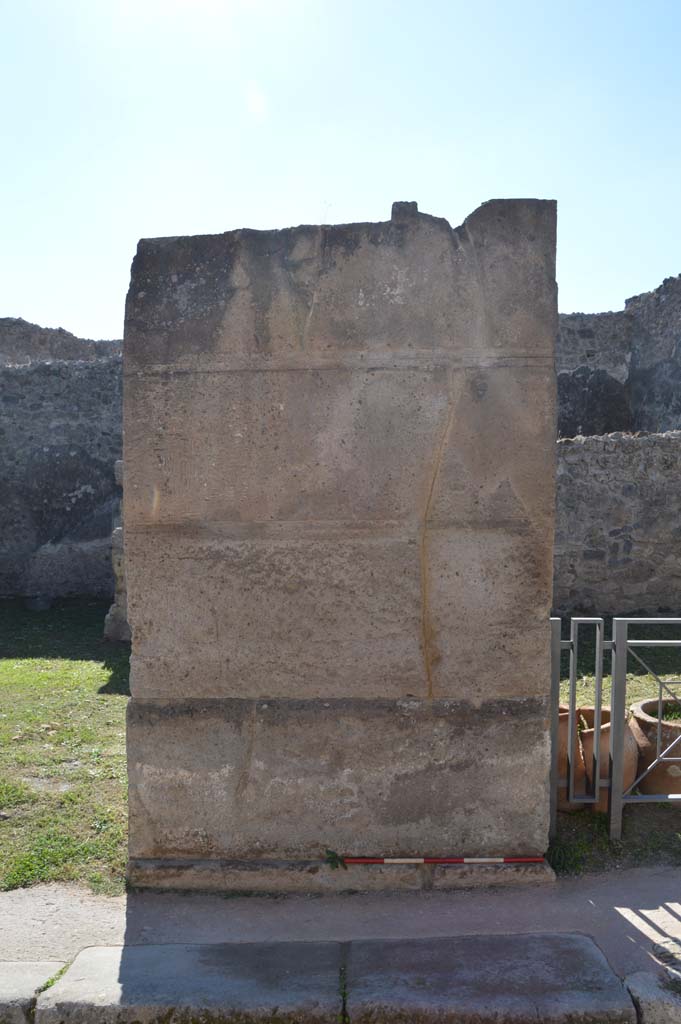 VII.12.9 Pompeii, on right. October 2017. 
Looking south to pilaster between entrances, site of wall painting of Mercury.
Foto Taylor Lauritsen, ERC Grant 681269 DÉCOR.