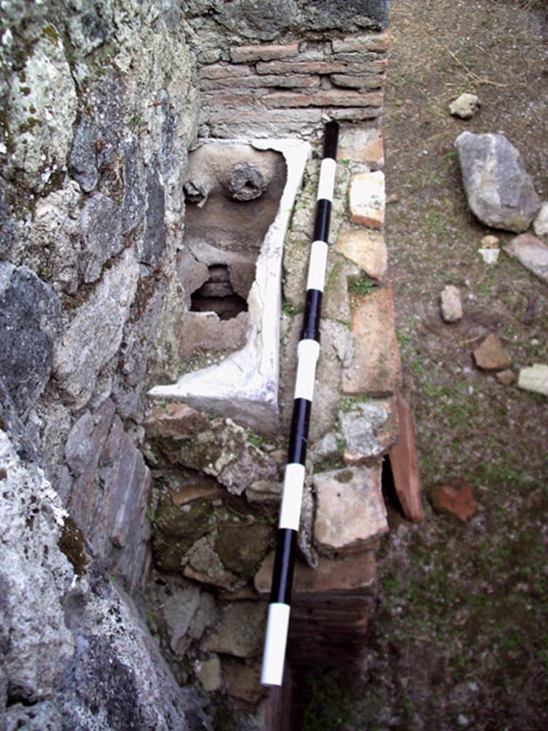 VII.12.11 Pompeii. July 2008. Water feature from east side of oven. Photo courtesy of Jared Benton.
