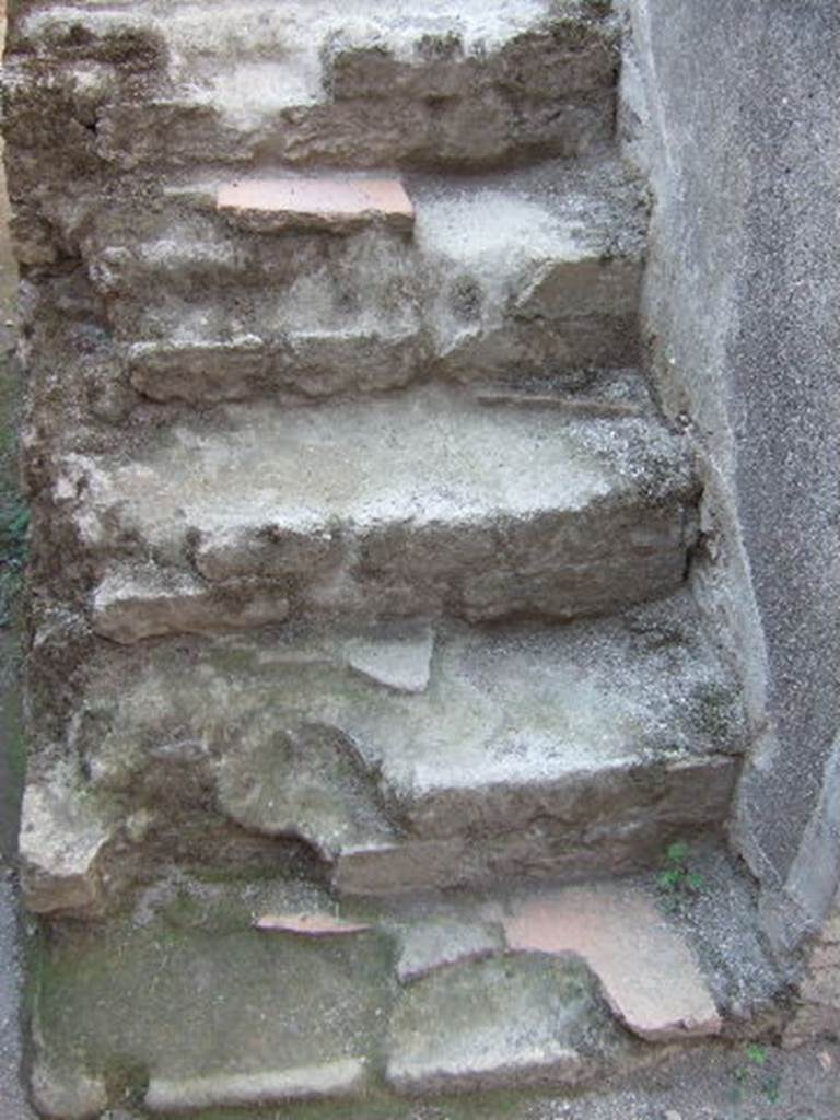 VII.12.16 Pompeii. September 2005. Steps to upper floor.
