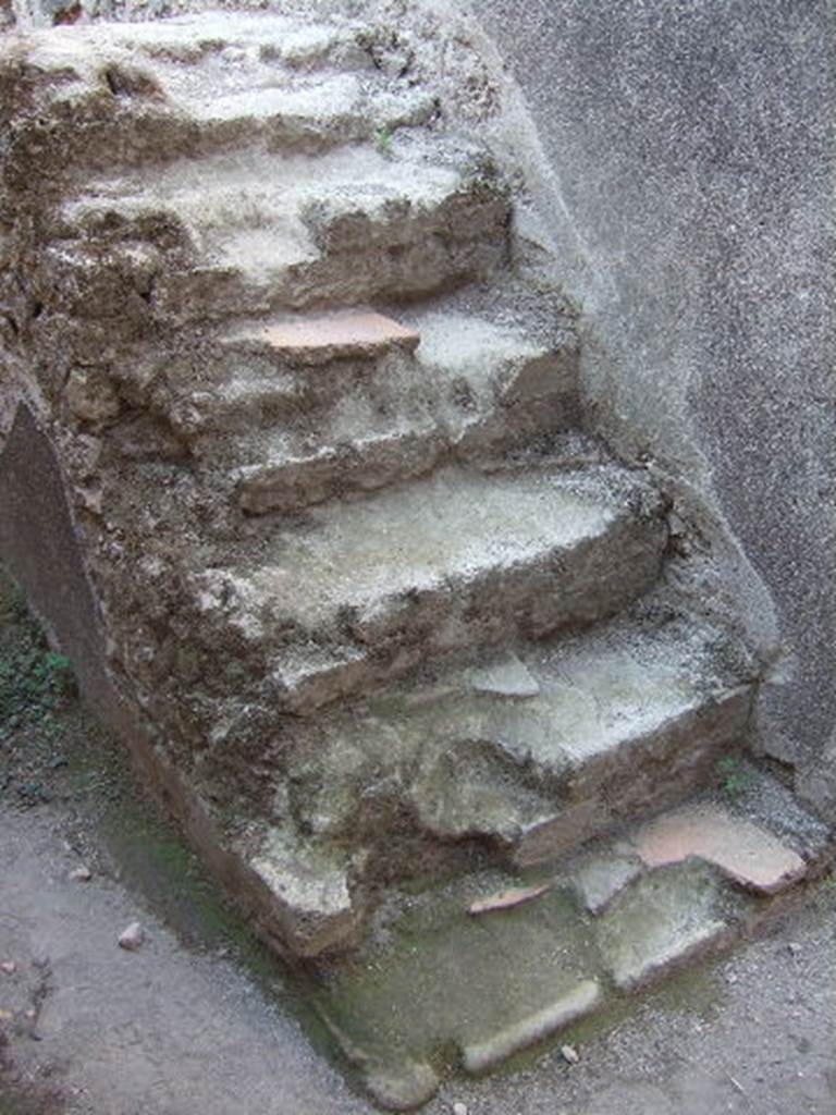 VII.12.16 Pompeii. September 2005. Steps to upper floor.