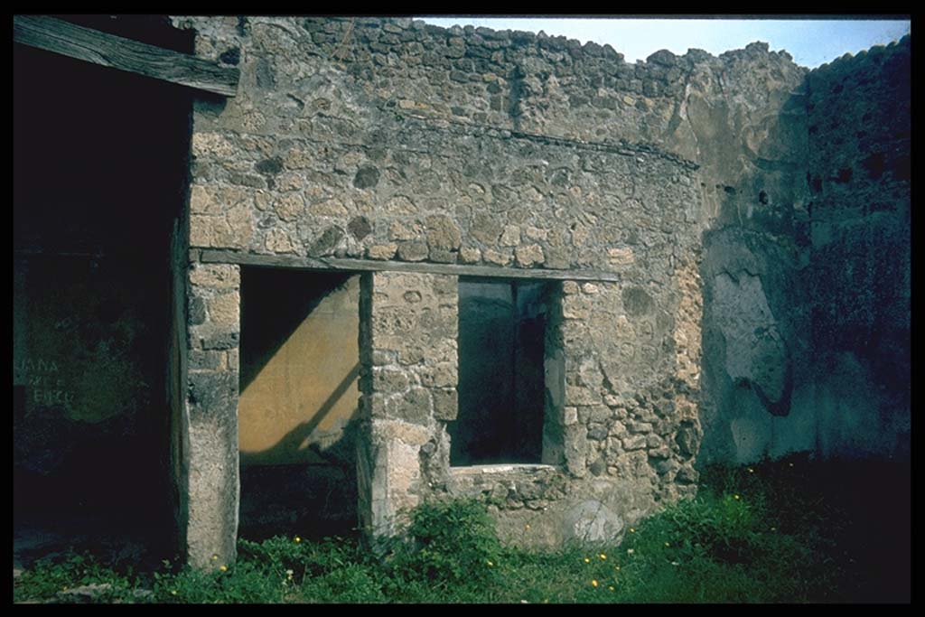 VII.12.26 Pompeii. Three rooms at rear of atrium.
Photographed 1970-79 by Günther Einhorn, picture courtesy of his son Ralf Einhorn.