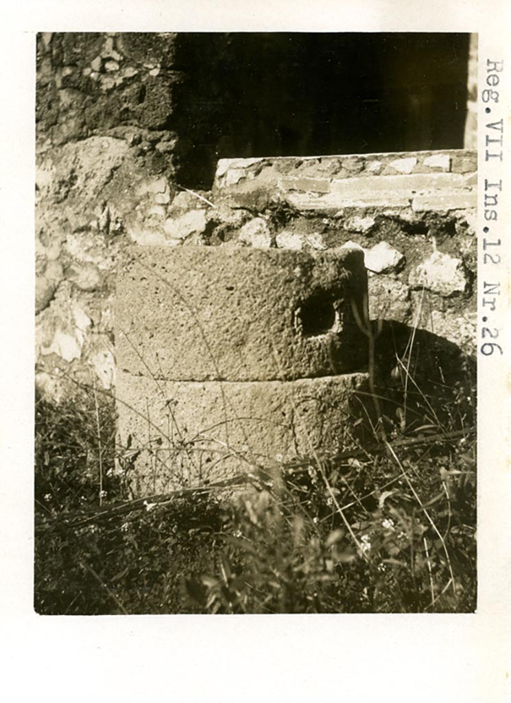 VI.12.26 Pompeii, according to Warsher. Pre-1937-39. Looking towards window on north side of portico.
Photo courtesy of American Academy in Rome, Photographic Archive. Warsher collection no. 1252.