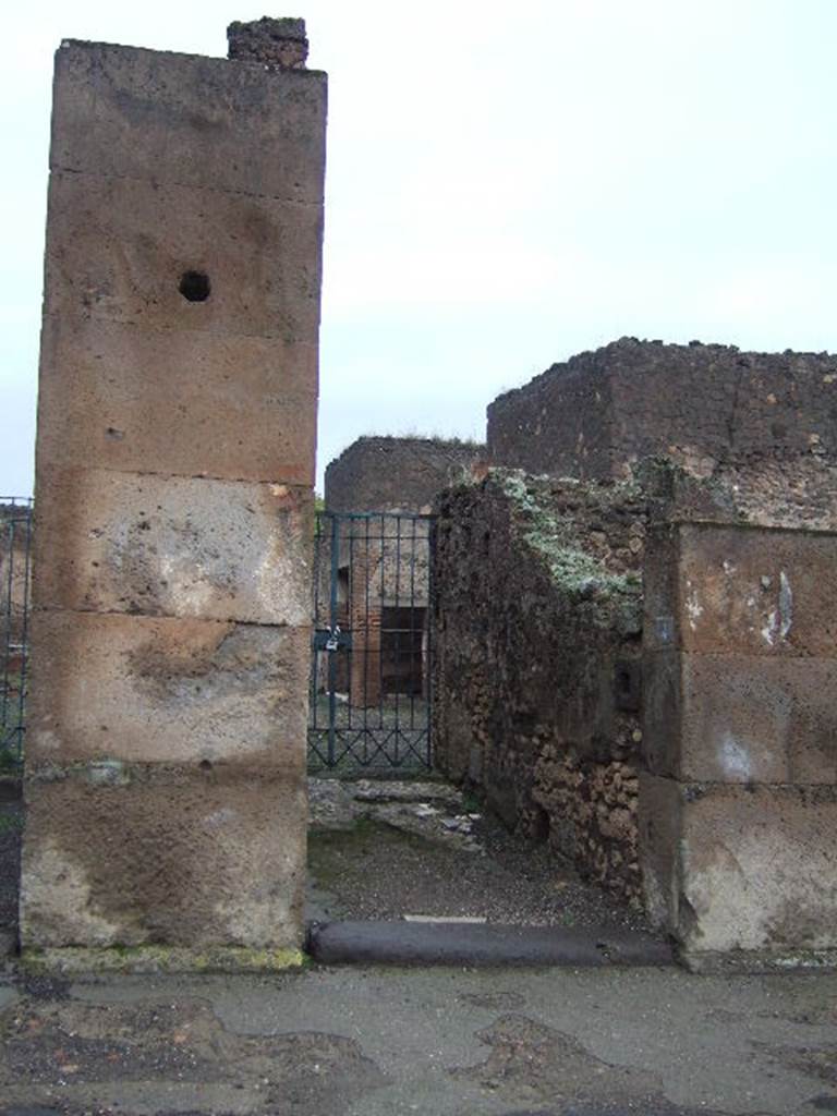 VII.13.4 Pompeii. December 2005.  Entrance.
