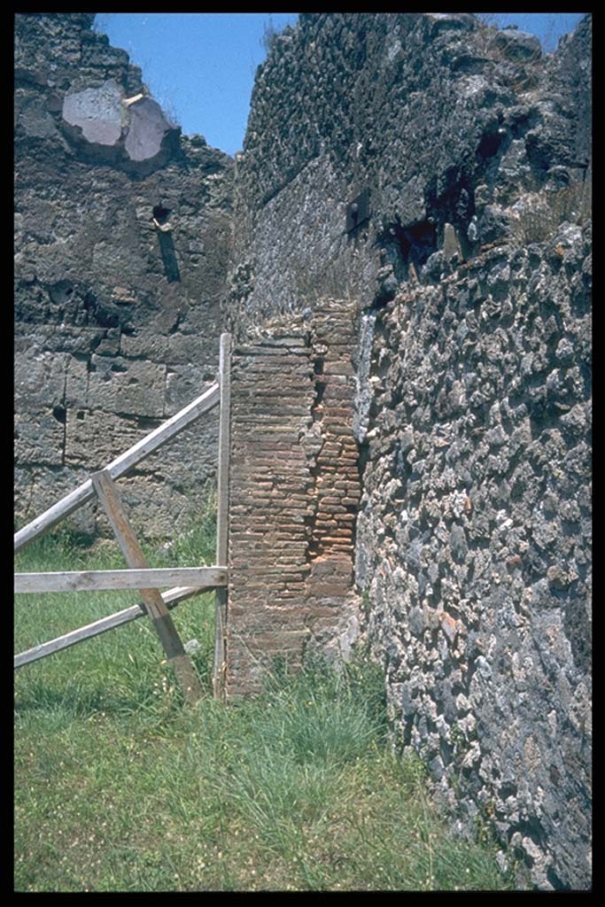 VII.14.3 Pompeii. East wall of shop.
Photographed 1970-79 by Günther Einhorn, picture courtesy of his son Ralf Einhorn.