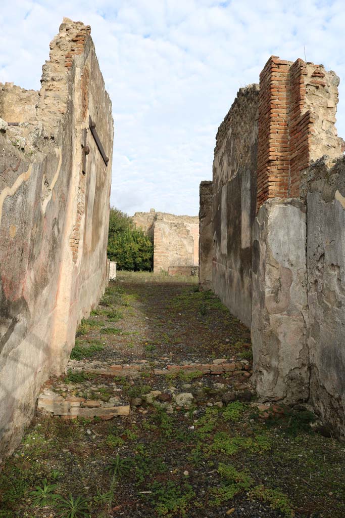 VII.14.5 Pompeii. December 2018. 
Looking north along entrance fauces/corridor towards atrium. Photo courtesy of Aude Durand.
