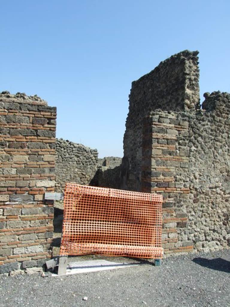 VII.14.9 Pompeii. March 2009. Room 17, doorway to Oecus in east wall of atrium.