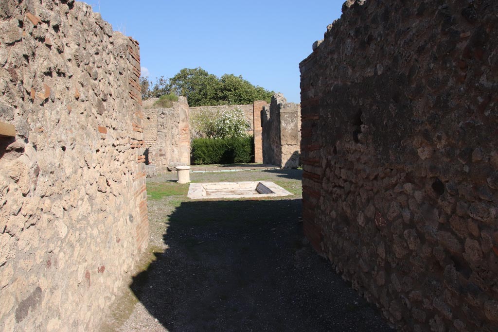 VII.14.9 Pompeii. October 2022. Looking north along entrance corridor. Photo courtesy of Klaus Heese.