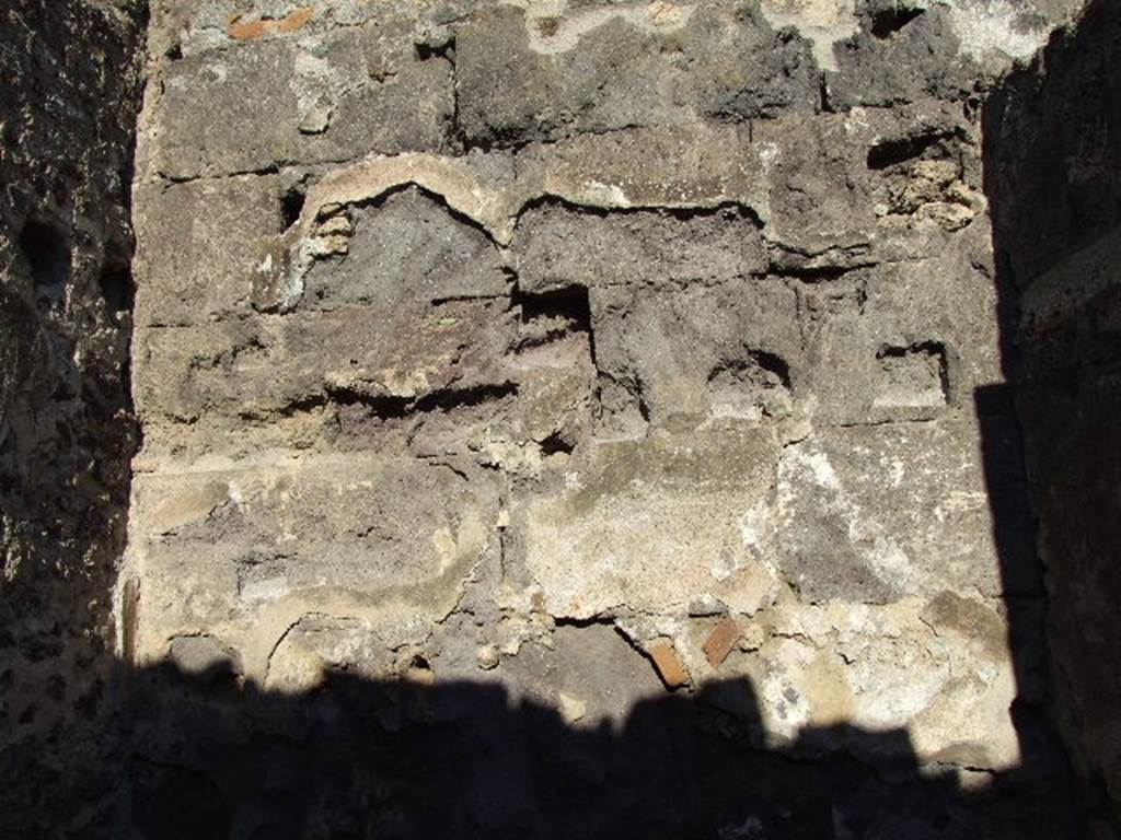 VII.14.15 Pompeii. December 2006. North wall of cubiculum in north-west corner.