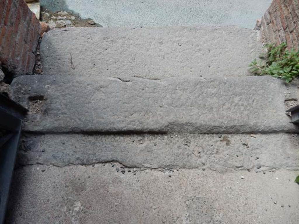VII.15.1 Pompeii. May 2018. Entrance doorway threshold, looking from inside. Photo courtesy of Buzz Ferebee.
