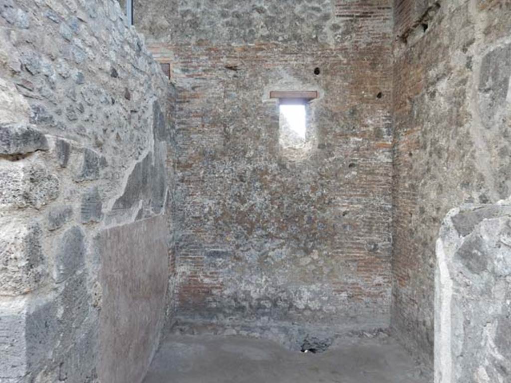 VII.15.1 Pompeii. May 2018. Looking south through doorway of cubiculum on east side of entrance. Photo courtesy of Buzz Ferebee.