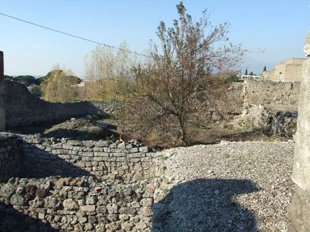 VII.15.2 Pompeii.  December 2007.  Rooms on lower level and garden.