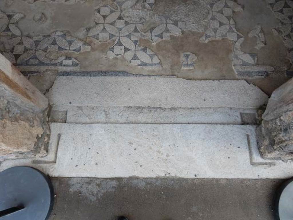 VII.15.2 Pompeii. May 2018. Doorway threshold of cubiculum on north-east side of atrium.
Photo courtesy of Buzz Ferebee.