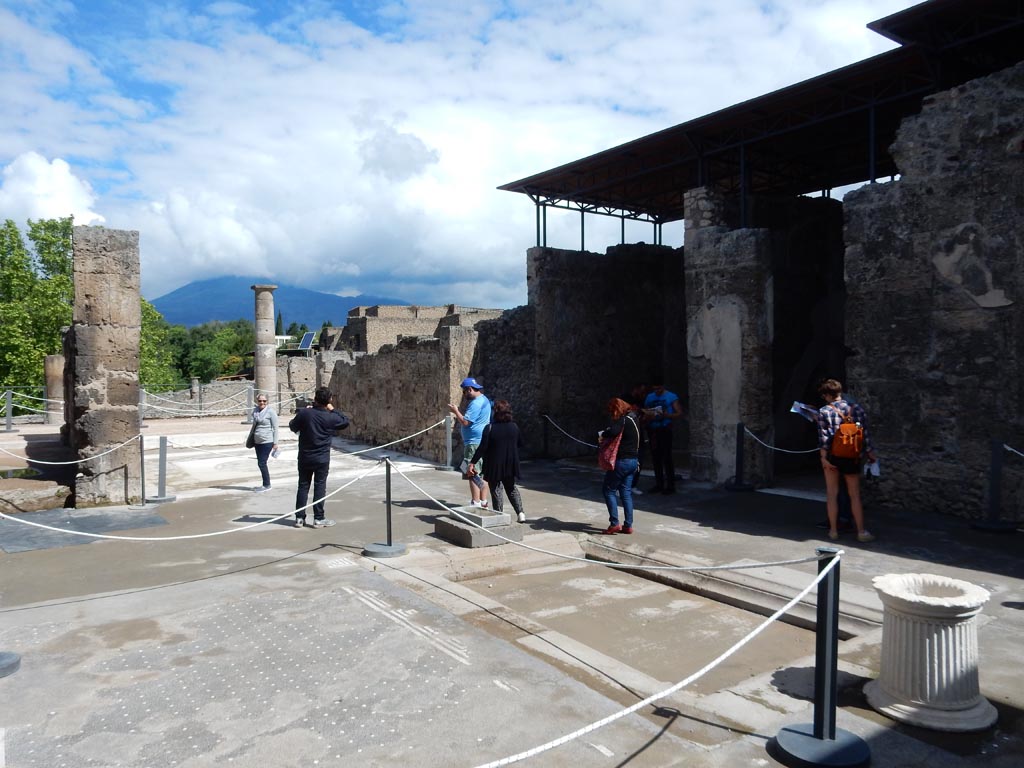 VII.15.2 Pompeii. May 2018. Atrium, looking north-east. Photo courtesy of Buzz Ferebee.