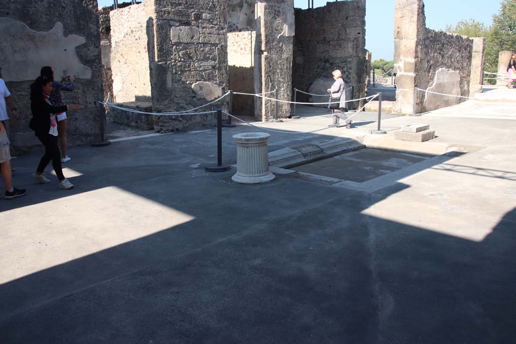 VII.15.2 Pompeii. September 2017. Atrium, looking towards rooms on west side. Photo courtesy of Klaus Heese.