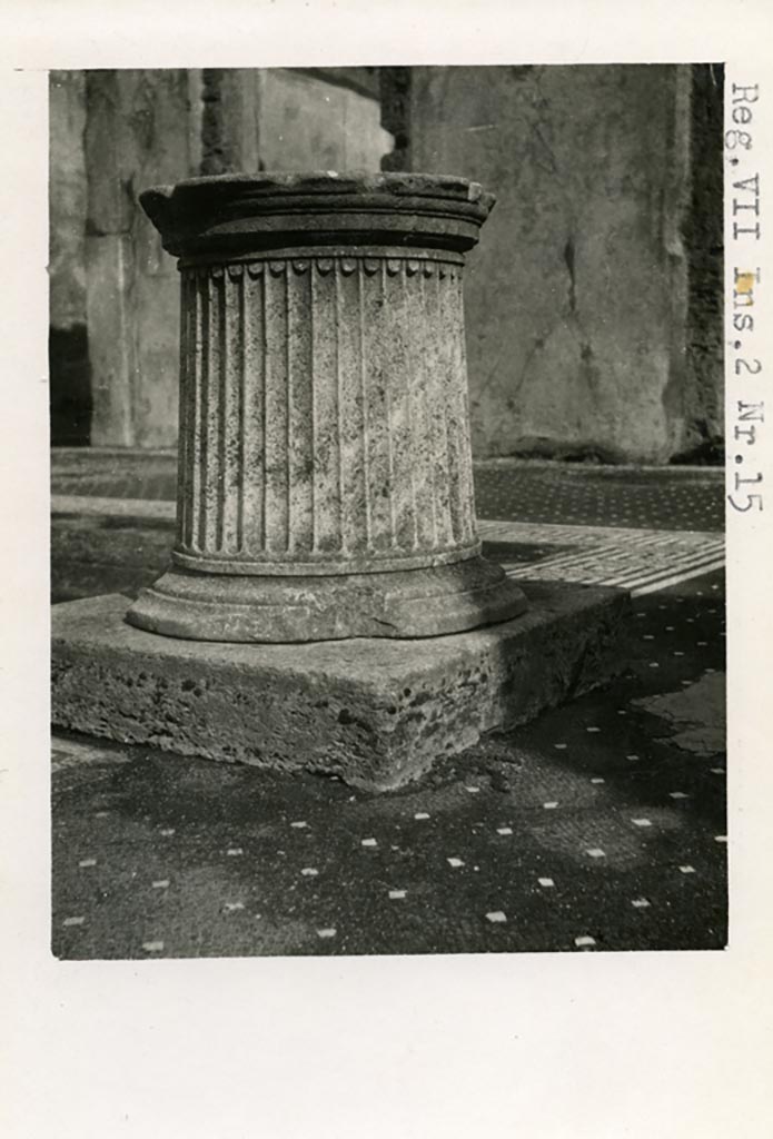 VII.15.2 Pompeii but shown as VII.2.15 on photo. Pre-1937-39. Puteal near impluvium.
Photo courtesy of American Academy in Rome, Photographic Archive. Warsher collection no. 1045.