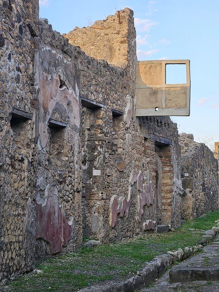 VII.15.4, VII.15.5 and VII.15.6 Pompeii. November 2024. 
Entrance doorways. Photo courtesy of Annette Haug.