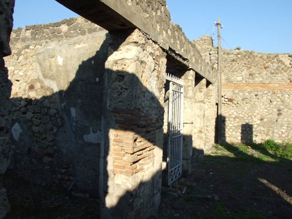 VII.15.13 Pompeii. December 2007. Looking east across north side of atrium.