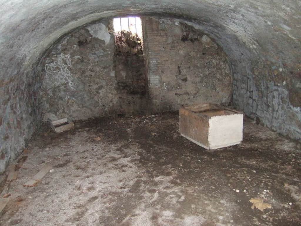 VII.15.16 Pompeii. May 2006. Granary.  Room H, looking west.