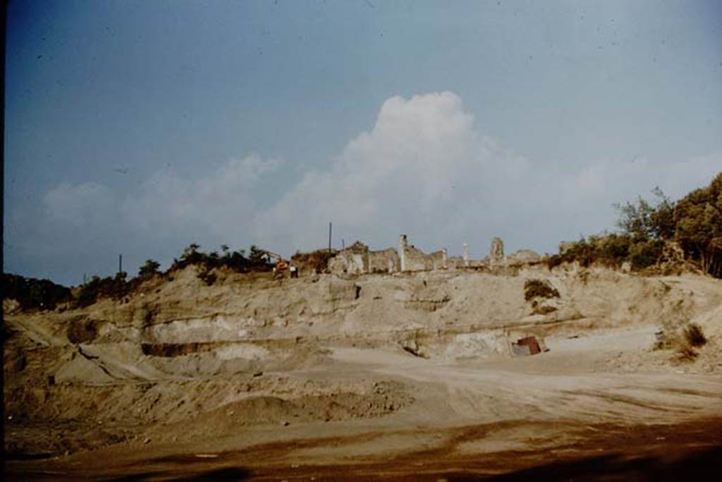 South-western edge of Pompeii, being excavated in 1959. Photo by Stanley A. Jashemski.
Source: The Wilhelmina and Stanley A. Jashemski archive in the University of Maryland Library, Special Collections (See collection page) and made available under the Creative Commons Attribution-Non Commercial License v.4. See Licence and use details.
J59f0117