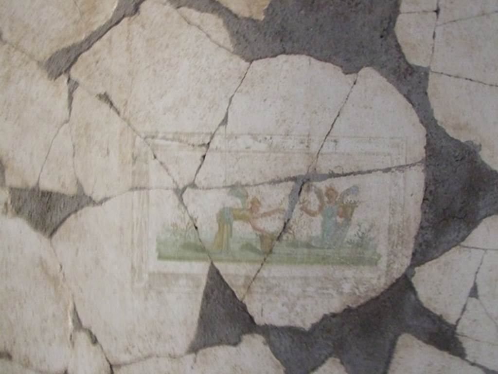 VII.16.17-22 Pompeii.   December 2007. Detail of painted wall panel of cupids picking grapes from south wall.