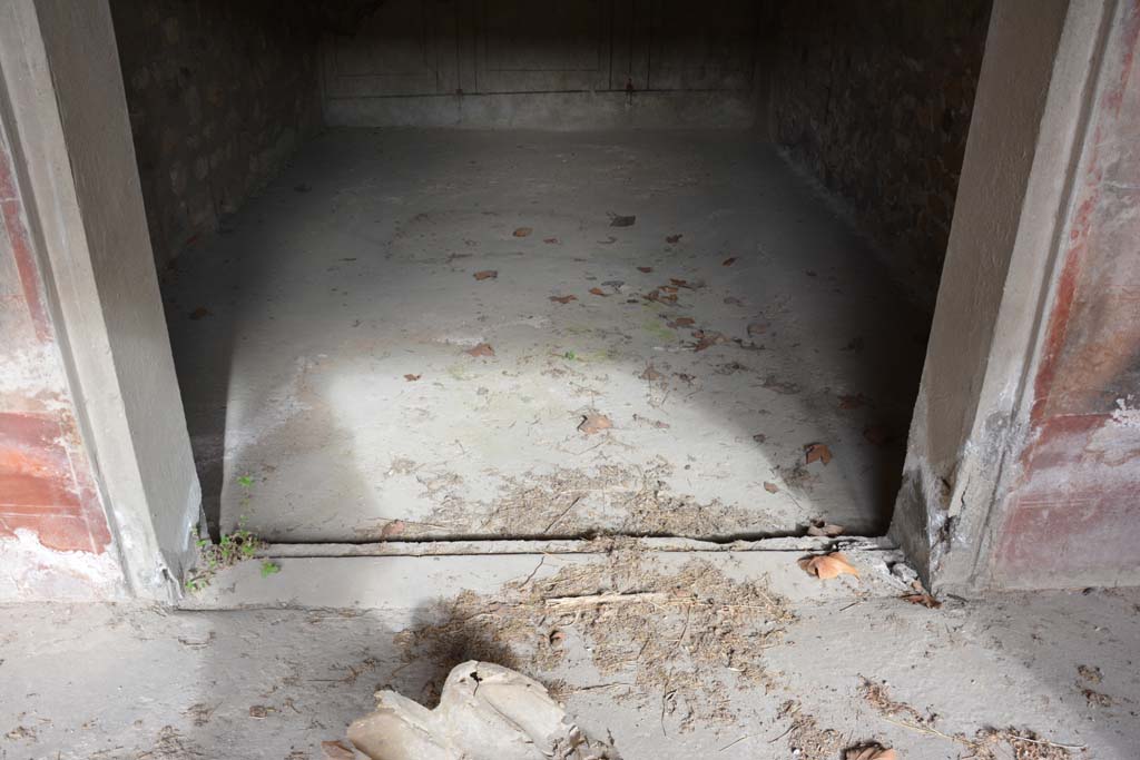 VII.16.17-22 Pompeii. October 2018. Room 7, lower north wall of doorway into room 8.
Foto Annette Haug, ERC Grant 681269 DÉCOR.