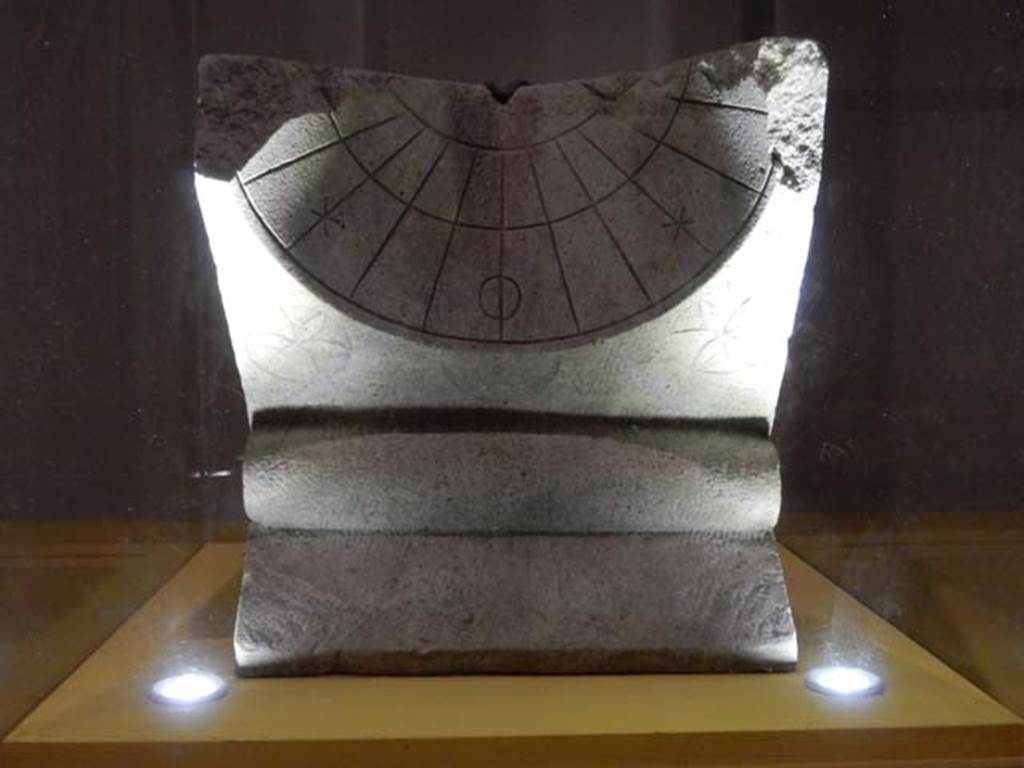 VII.16.17-22, Pompeii. May 2018. Marble sundial, Archaeological Park of Pompeii, inv.14330. 
Photo courtesy of Buzz Ferebee.