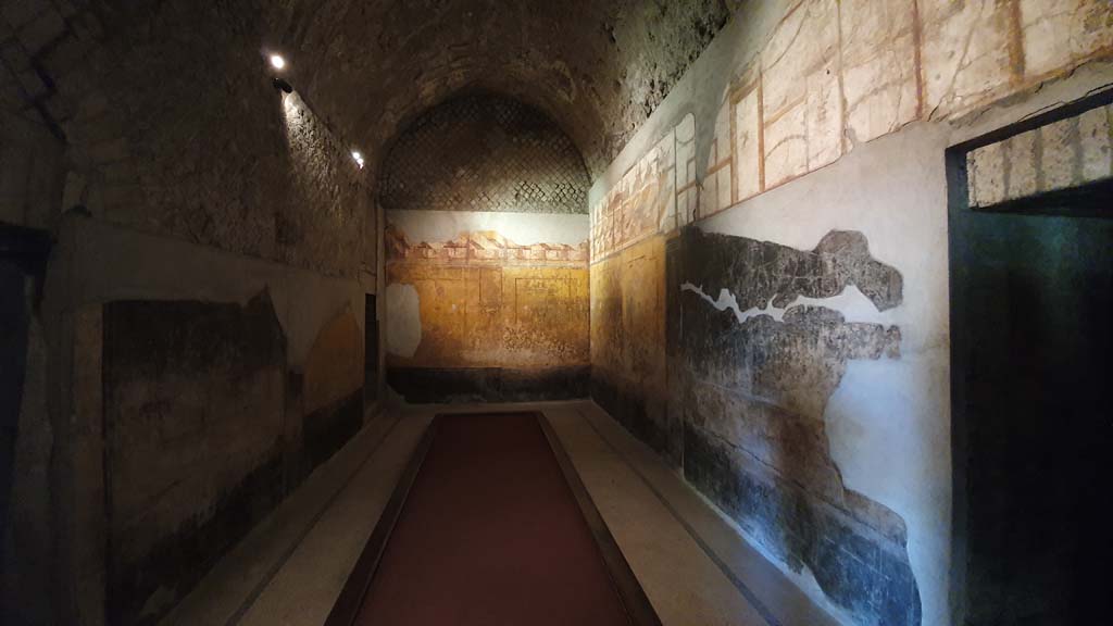 VII.16.a Pompeii. August 2021. Room 7, looking east across apodyterium or changing room.
Foto Annette Haug, ERC Grant 681269 DÉCOR.