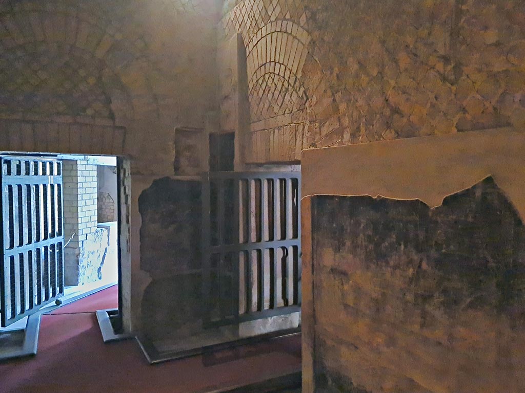 VII.16.a Pompeii. November 2023. 
Room 7, looking towards west end of north wall and doorway to room 6. Photo courtesy of Giuseppe Ciaramella.