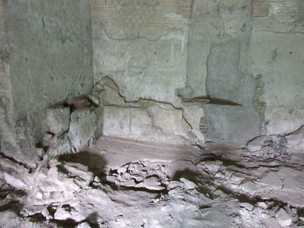 VII.16.a Pompeii. December 2006. Room 5, north-east corner.