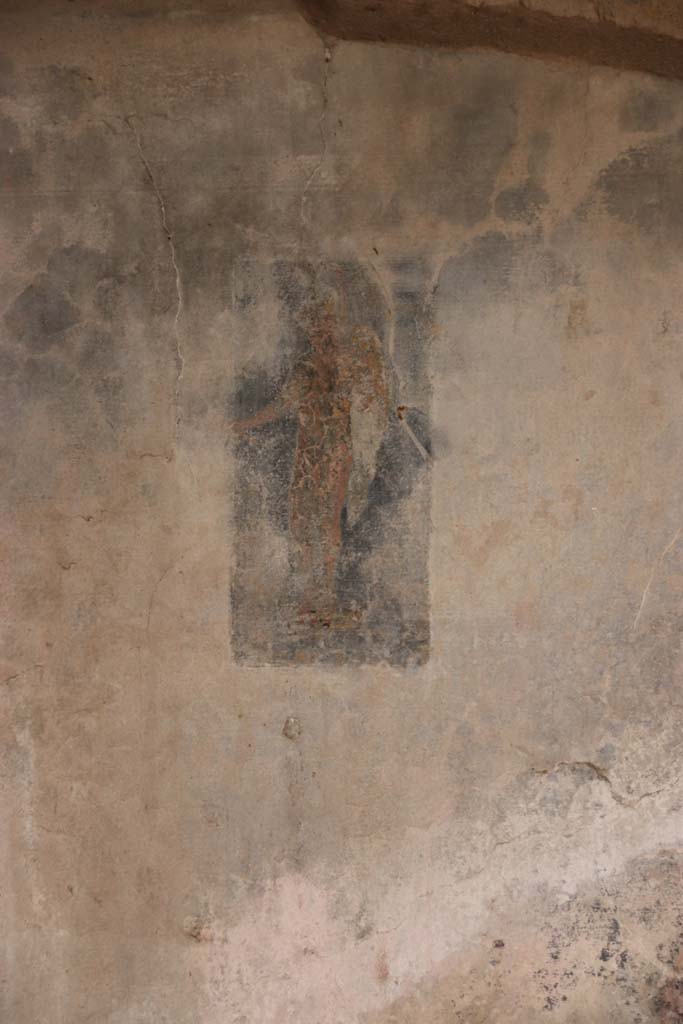 VII.16.a Pompeii. October 2020. Vestibule 8, faded wall painting from the south side of doorway to room 6 on the east wall.
Photo courtesy of Klaus Heese.